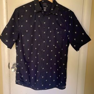 H&M Short Sleeve Palm shirt
